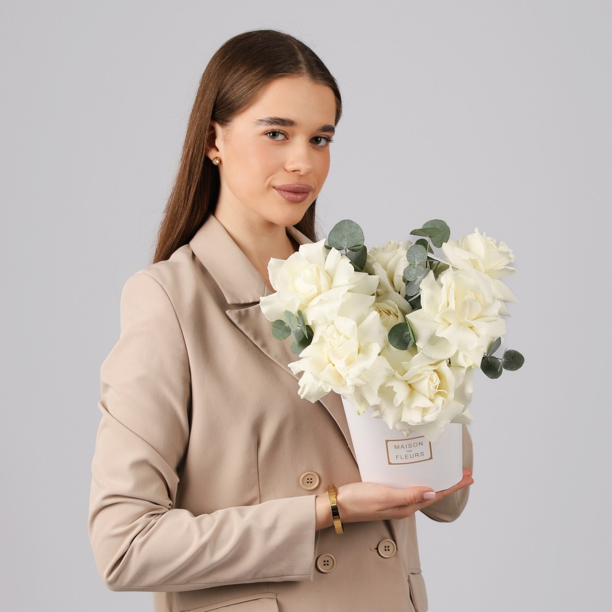 francuzskie rozy s ekvaliptom v korobke  5-5